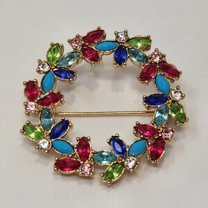 NRO Avon Floral Rhinestone Wreath Brooch Gold Tone Multicolor Costume Jewelry
